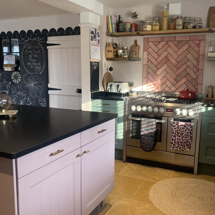 DIY-loving mum, 37, transforms dated kitchen into pink paradise for just £260