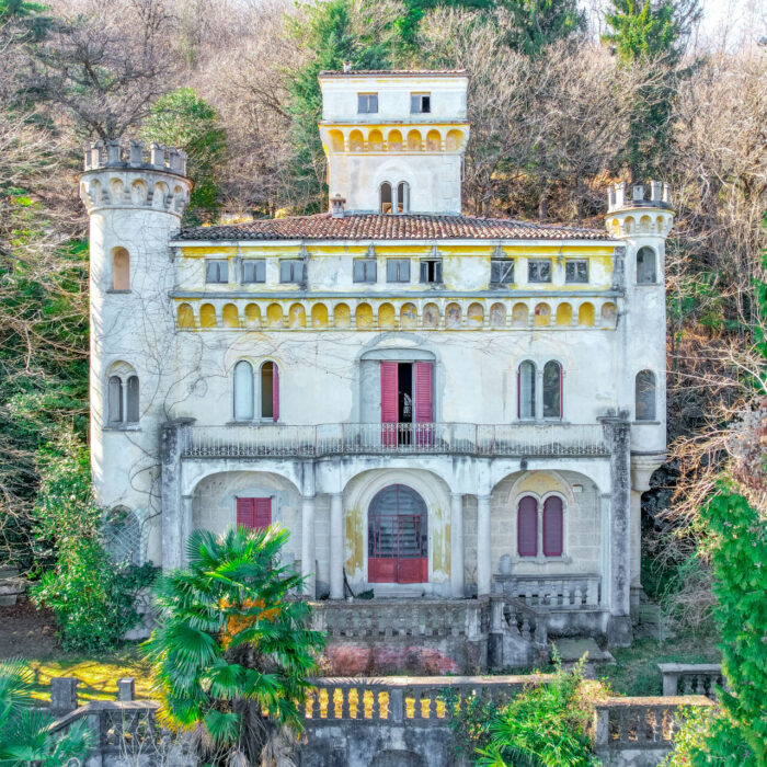 Stunning Italian castle hits market for £2.5M – complete with TWO private beaches